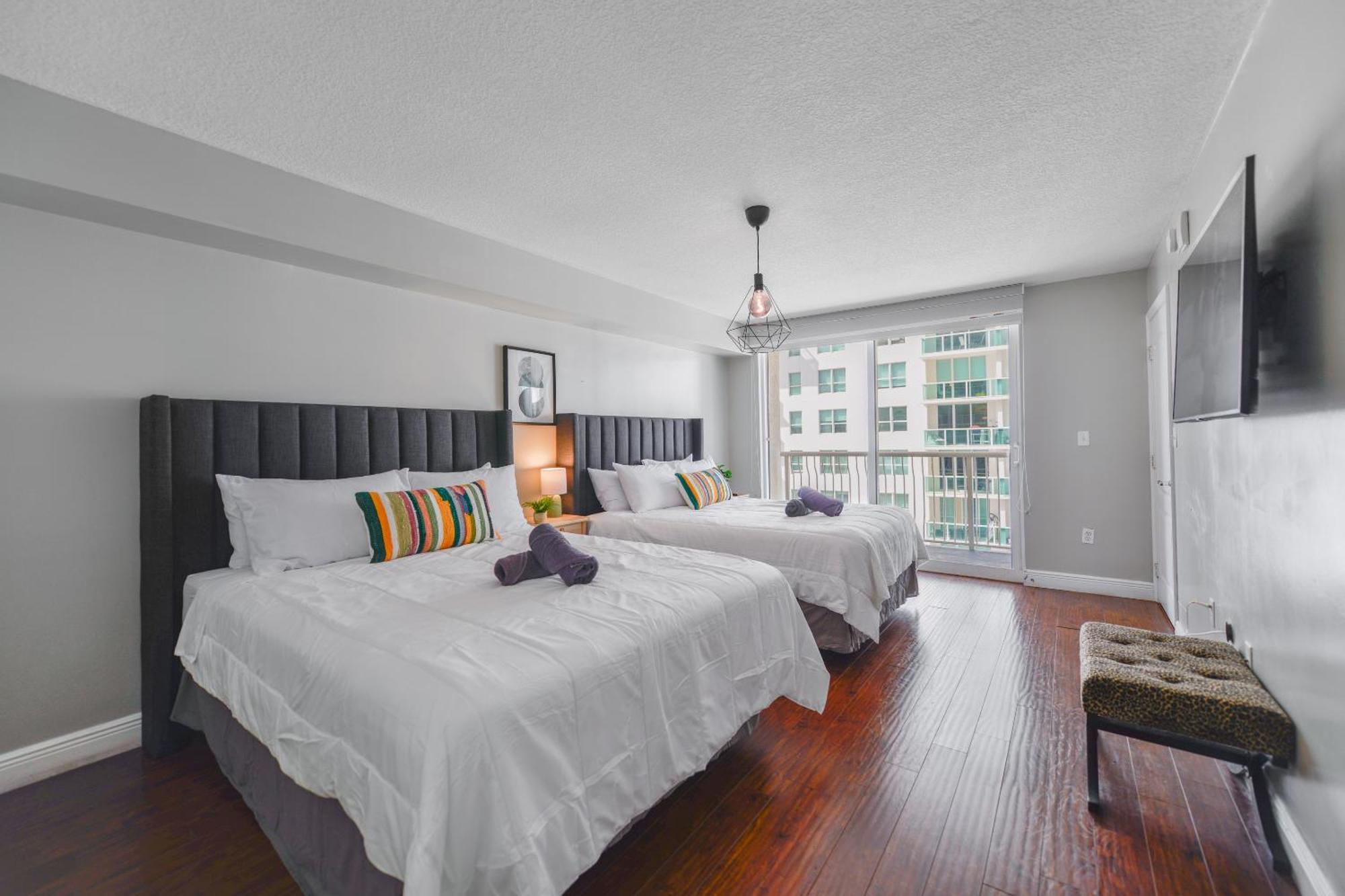 Amazing 3 Bedroom Condo At Brickell With Pool Miami Dış mekan fotoğraf