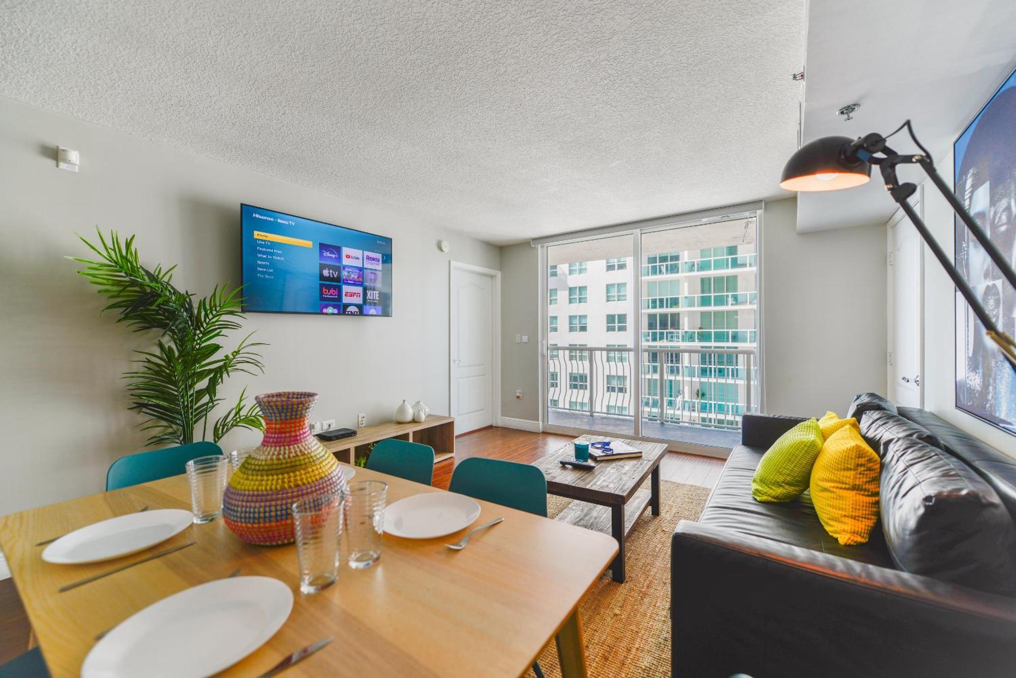 Amazing 3 Bedroom Condo At Brickell With Pool Miami Dış mekan fotoğraf